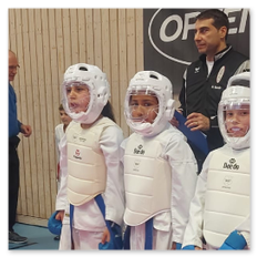 Das jüngste Villinger Team, bestehend aus Saron Kfeleng, Melina Pena Kalpaktsi und Lera Schellenberg, erreichte Silber in der Kategorie Schüler B Mädchen.